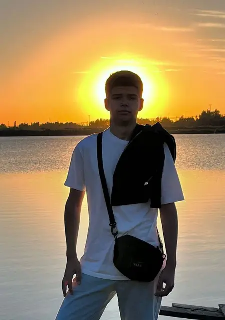 Я Миша, 18, из Инзы, ищу знакомство для вирта