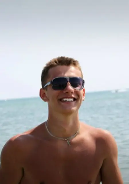 Артем из Кириллова, ищу на сайте вирта