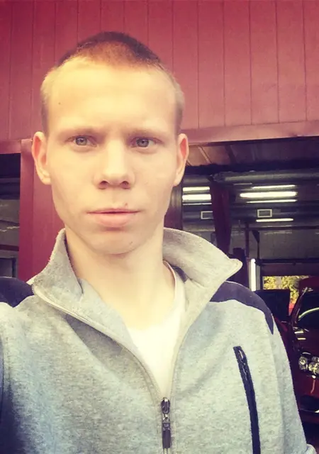 Я Игорь, 27, из Кирова, ищу знакомства без обязательств
