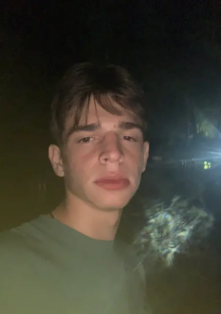 Александр из Нерюнгри, мне 19, познакомлюсь на одну ночь