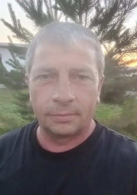 Я Андрей, 42, из Омска, ищу знакомства на одну ночь