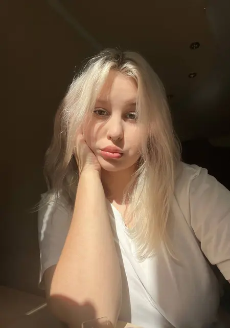 Карина из Санкт-Петербурга, мне 19, познакомлюсь на одну ночь