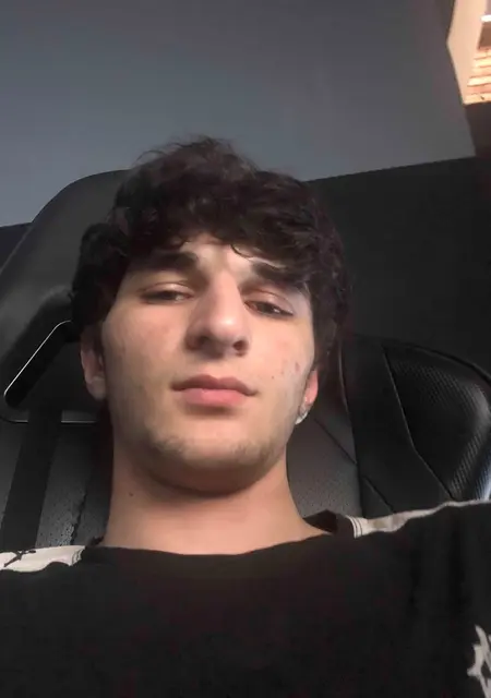 Я Тимур, 19, знакомлюсь без обязательств в Владикавказе