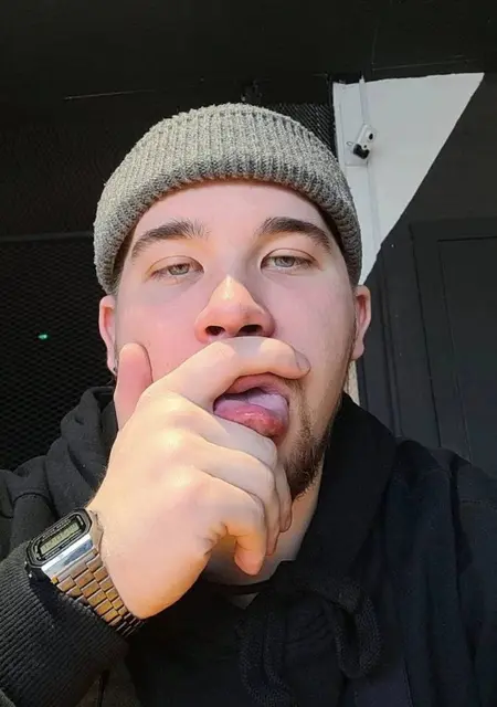 Александр из Брянска, мне 27, познакомлюсь для вирта