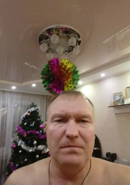 Витек из Сургута, ищу на сайте знакомства на одну ночь