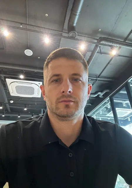 Я Alexey, 42, из Апрелевки, ищу знакомства без обязательств