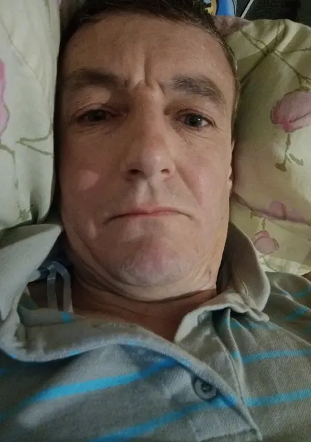 Я Вася, 45, из Омска, ищу знакомства на одну ночь