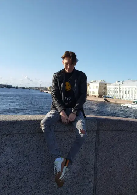 Егор из Липецка, мне 20, познакомлюсь на одну ночь