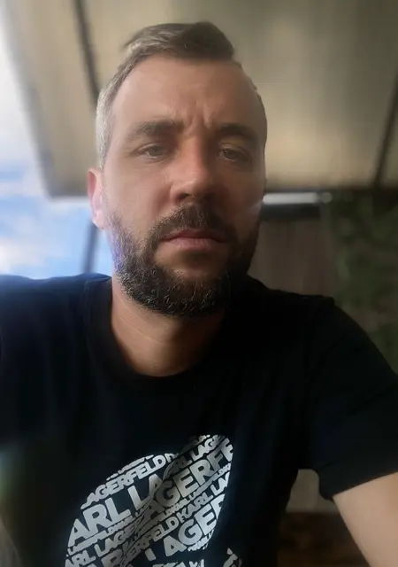 Я Артем, 40, знакомлюсь для постоянных отношений в Донецке