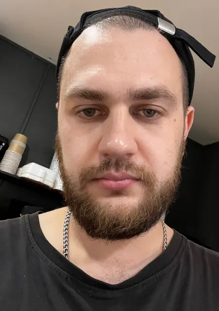 Я Артем, 28, из Волжского, ищу знакомство для общения