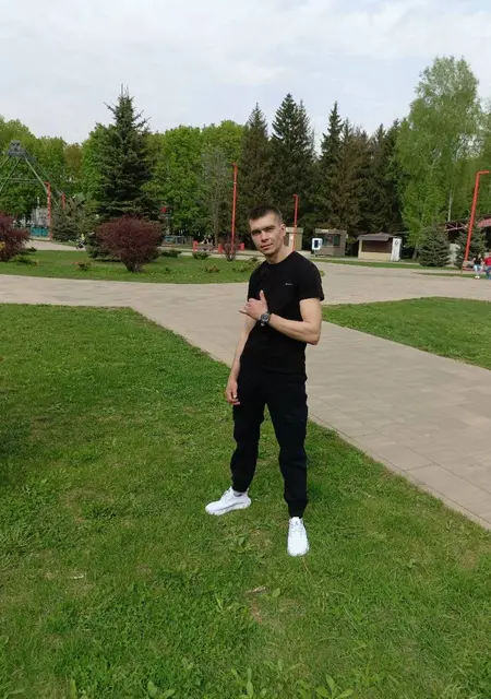 Денис из Липецка, мне 30, познакомлюсь для постоянных отношений