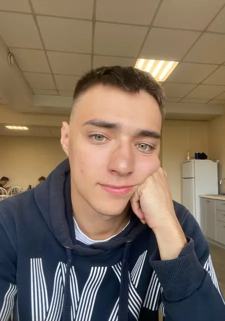 Александр из Прокопьевска, мне 20, познакомлюсь на одну ночь