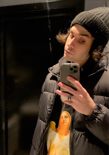 Ваня из Великого Новгорода, ищу на сайте знакомства без обязательств