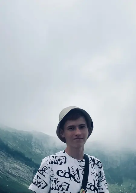 Максим из Курска, мне 19, познакомлюсь для общения