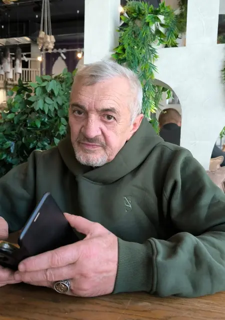 Я Влад, 67, знакомлюсь для приятного времяпровождения в Москве