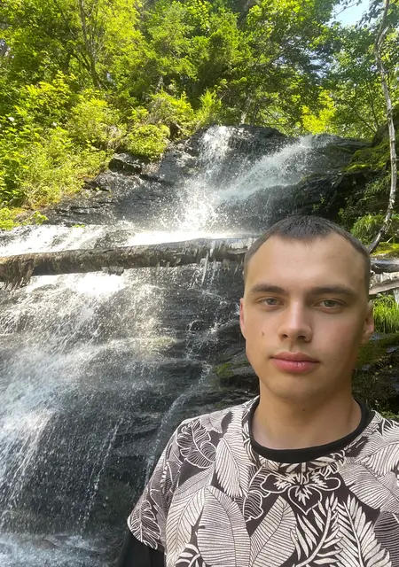 Вадим из Кемерово, ищу на сайте знакомства на одну ночь