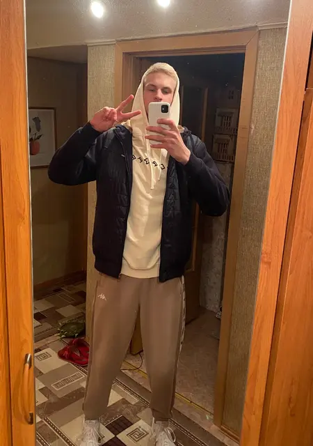 Андрей из Миасса, мне 19, познакомлюсь для постоянных отношений