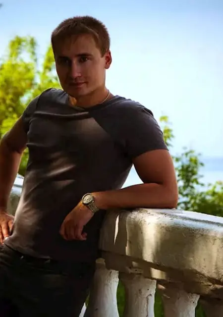 Я Александр, 40, из Каменска-Уральского, ищу знакомства на одну ночь