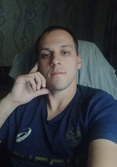 Дмитрий из Уссурийска, мне 33, познакомлюсь для постоянных отношений