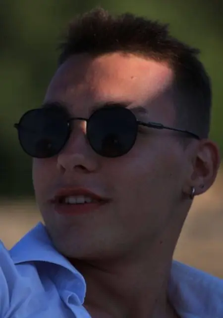 Я Артём, 20, знакомлюсь без обязательств в Томске