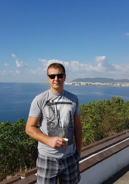 Роман из Новороссийска, ищу на сайте знакомства на одну ночь