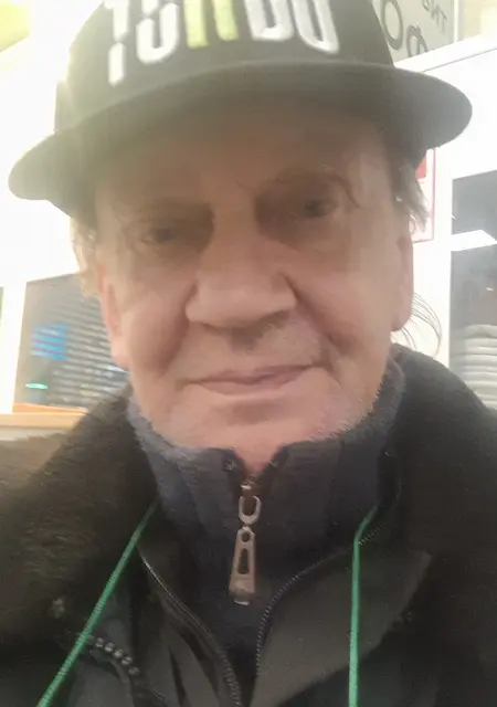 Я Павел, 60, из Санкт-Петербурга, ищу знакомство для постоянных отношений