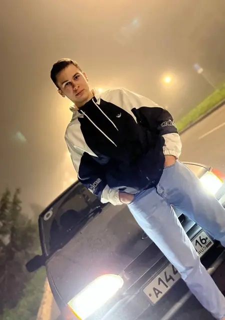 Амир из Набережных Челнов, мне 21, познакомлюсь на одну ночь