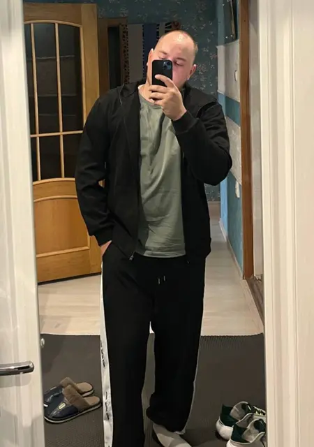 Я Mikhail, 23, из Санкт-Петербурга, ищу знакомства без обязательств