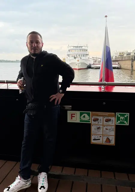 Я Павел, 34, из Москвы, ищу знакомства без обязательств