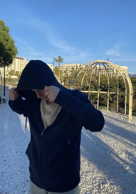 Я Ярослав, 18, из Ставрополя, ищу знакомства на одну ночь