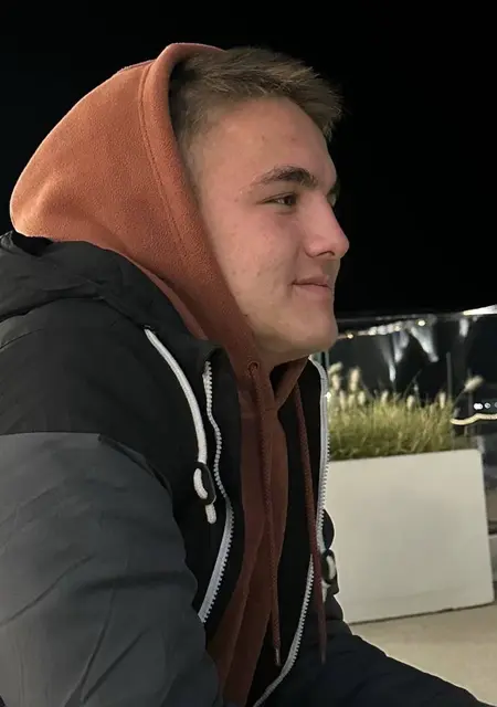 Я Misha, 19, из Горно-Алтайска, ищу знакомство для постоянных отношений