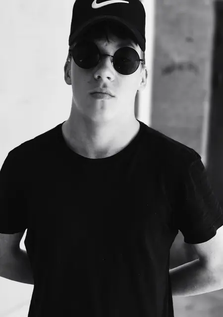 Ivan из Челябинска, ищу на сайте знакомства на одну ночь