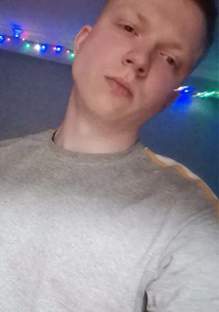 Данил из Пскова, ищу на сайте знакомства на одну ночь