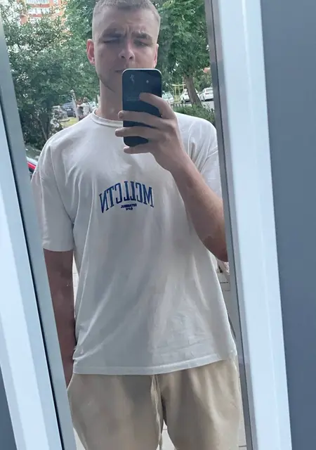 Егор из Липецка, ищу на сайте знакомства на одну ночь