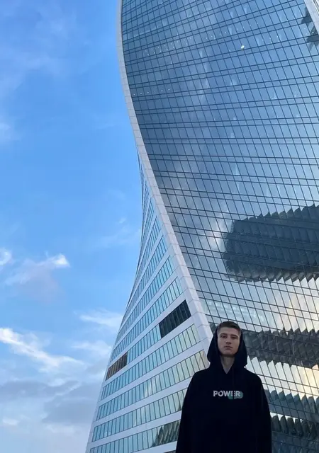 Дмитрий из Ишимбая, мне 19, познакомлюсь без обязательств