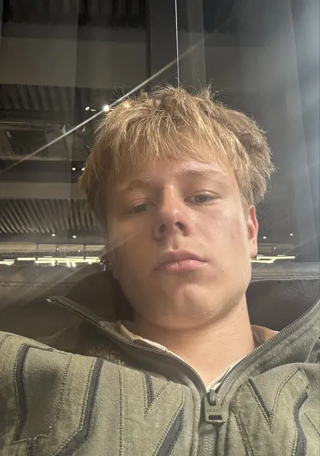 Вадим из Кемерово, ищу на сайте знакомства на одну ночь