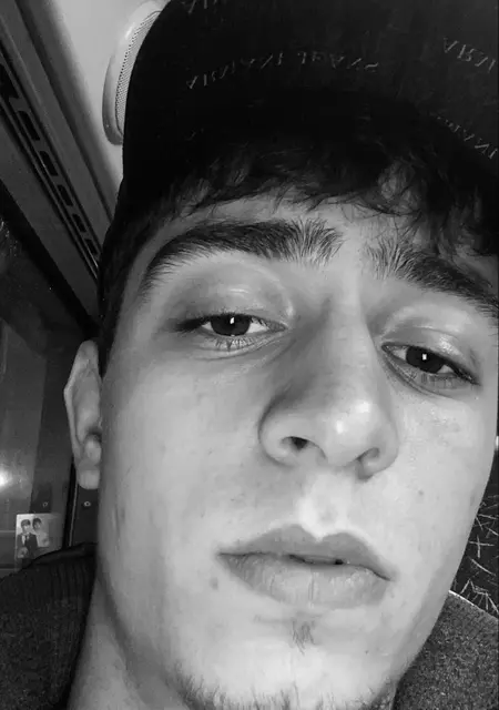 Мика из Москвы, ищу на сайте знакомства без обязательств