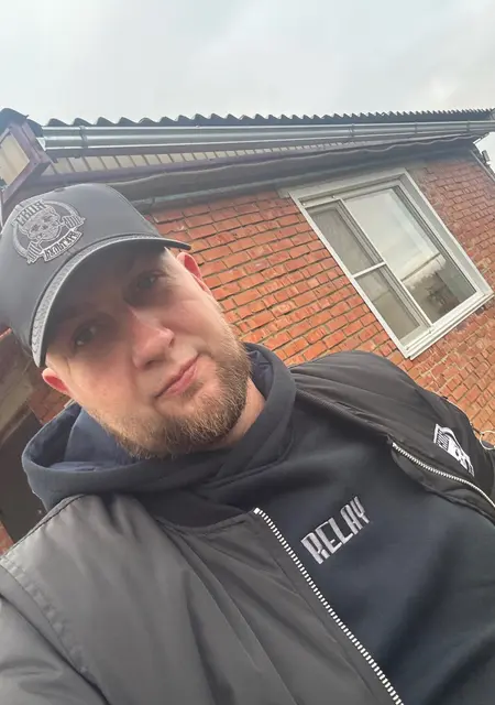 Илья из Новочеркасска, мне 34, познакомлюсь для постоянных отношений