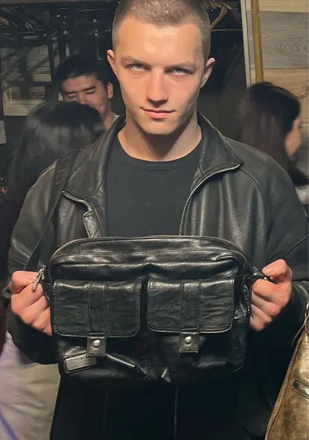 Oleg из Твери, мне 19, познакомлюсь для постоянных отношений