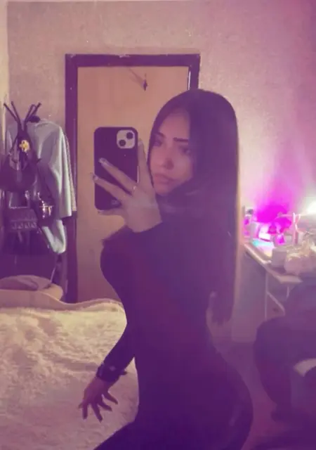 Я Адель, 19, из Москвы, ищу знакомство для совместных путешествий