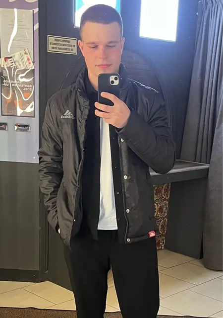 Я Константин, 27, из Нового Уренгоя, ищу знакомства без обязательств