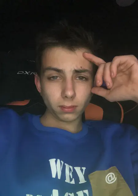 Я Андрей, 19, знакомлюсь на одну ночь в Уфе