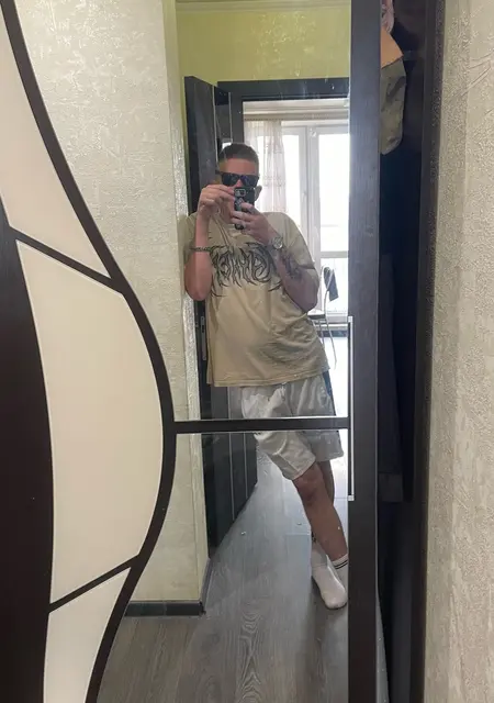 Я Иван, 20, из Липецка, ищу знакомства без обязательств