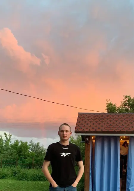 Саня из Кургана, мне 21, познакомлюсь на одну ночь