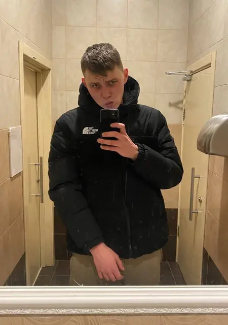 Я Сергей, 19, из Ялуторовска, ищу знакомство для постоянных отношений