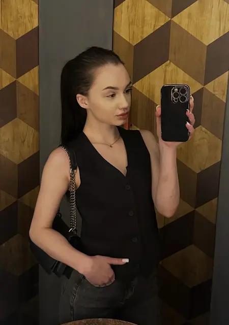 Я Милана, 18, из Москвы, ищу знакомства без обязательств