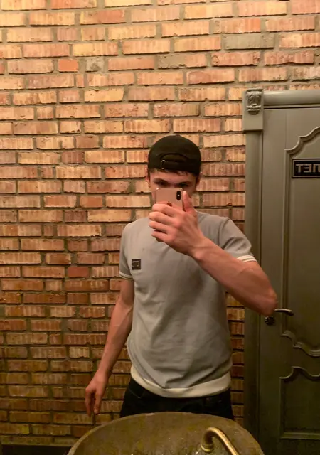 Наби из Моздока, мне 20, познакомлюсь на одну ночь