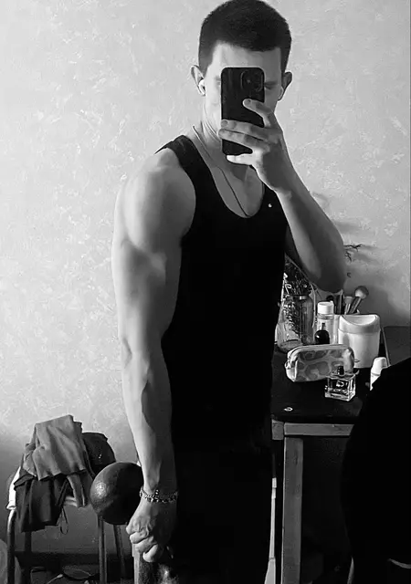 Никита из Краснодара, мне 24, познакомлюсь на одну ночь