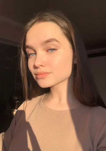 Алина из Казани, мне 21, познакомлюсь для открытые отношения