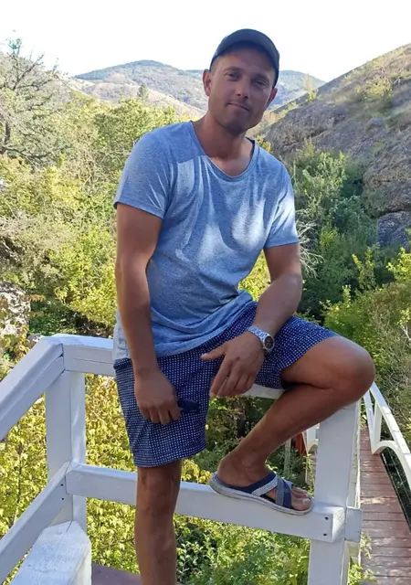 Антон из Сочи, ищу на сайте знакомства без обязательств